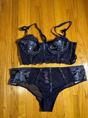 Adore Me 32B Bra and Medium Panty Set Blue Star Lace